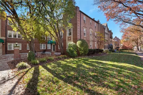 7542 Wydown Blvd #B, Saint Louis, MO 63105