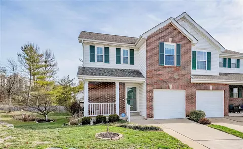 10364 Tiffany Village Circle Dr, Saint Louis, MO 63123