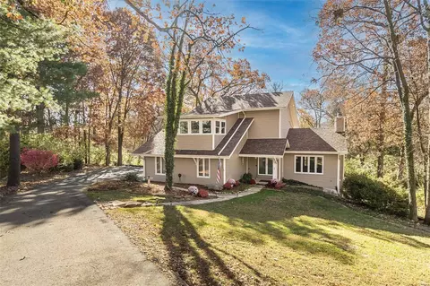 2 La Baron Ct, Saint Charles, MO 63303