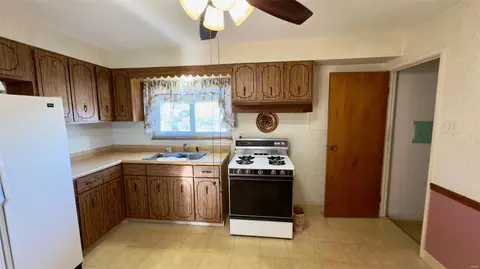 11029 Patsy Dr, Saint Louis, MO 63123 photo 4