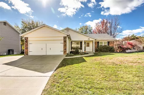 103 Frontiers Edge Dr, Saint Peters, MO 63376