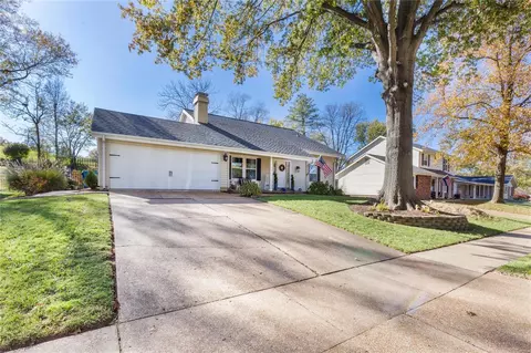 1409 Mont Dore Dr, Manchester, MO 63021 photo 3