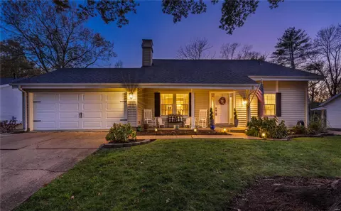 1409 Mont Dore Dr, Manchester, MO 63021