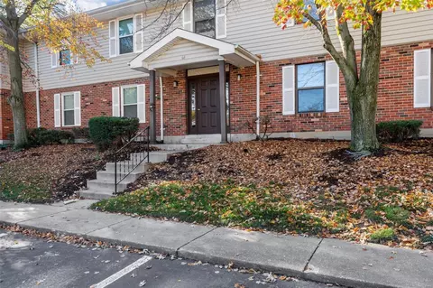 2019 New Sun Dr, Florissant, MO 63031