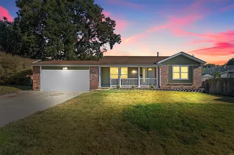 7 Elizabeth Ct, Florissant, MO 63031