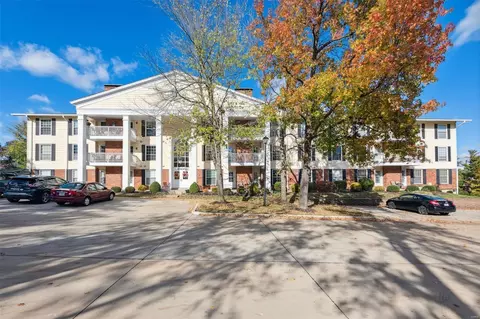15631 Hedgeford Ct #14, Chesterfield, MO 63017