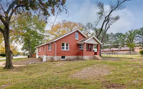 6496 Howdershell Rd, Hazelwood, MO 63042