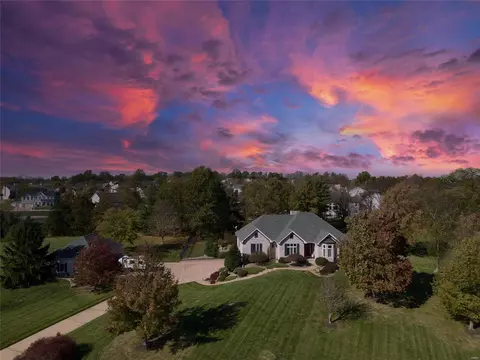 11 Longview Estates Dr, Dardenne Prairie, MO 63368