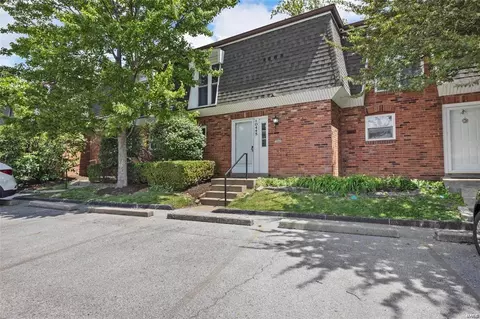 10445 Corbeil Dr, Saint Louis, MO 63146