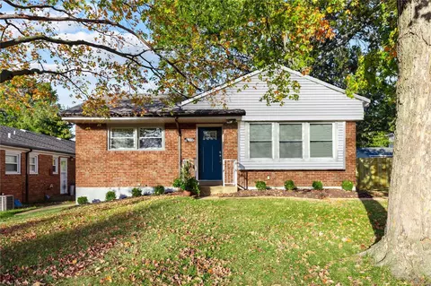 4325 Blow St, Saint Louis, MO 63116