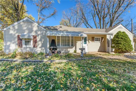 10519 Mert Ave, Saint Ann, MO 63074