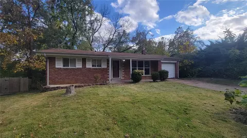 4600 Barbara Dr, Saint Louis, MO 63121