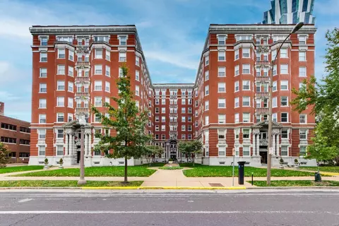 4944 Lindell Blvd #1E, Saint Louis, MO 63108
