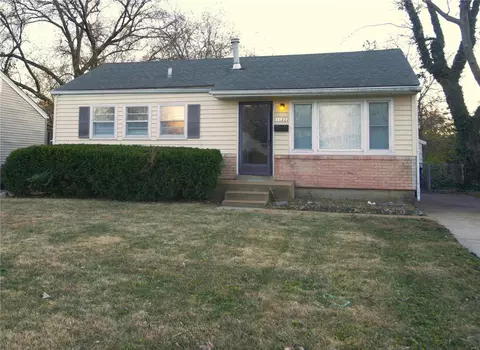 11222 Saint Matthias Ln, Saint Ann, MO 63074