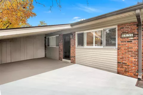 1256 Capri Dr, Saint Louis, MO 63126