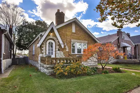 6044 Juniata St, Saint Louis, MO 63139