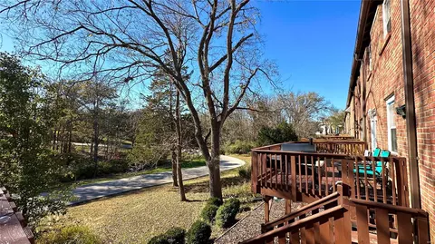 246 Carmel Woods Dr, Ellisville, MO 63021 photo 12