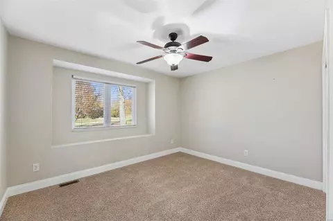 1008 Amsterdam Dr, Ballwin, MO 63011 photo 17