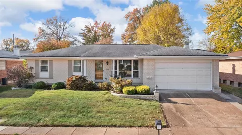 680 Damascus Dr, Saint Louis, MO 63125