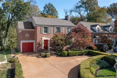 270 Parkland Ave, Glendale, MO 63122