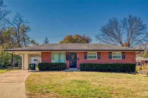 1023 Rockman Pl, Saint Louis, MO 63119