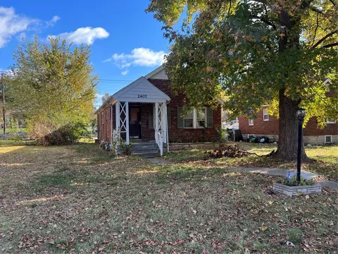 2407 Petrova Ave, Saint Louis, MO 63136