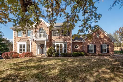 12807 Pelham Estates Dr, Des Peres, MO 63131