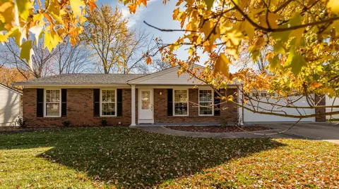 12812 Willowyck Dr, Saint Louis, MO 63146