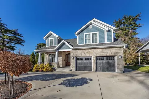 335 Heege Ave, Kirkwood, MO 63122