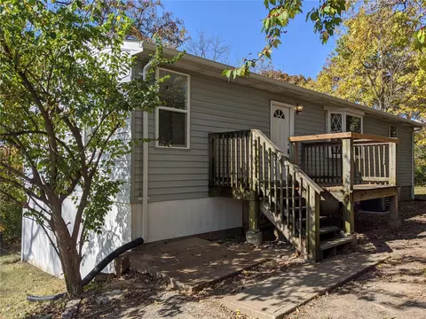 2853 Meadowlark Ave, Saint Louis, MO 63136