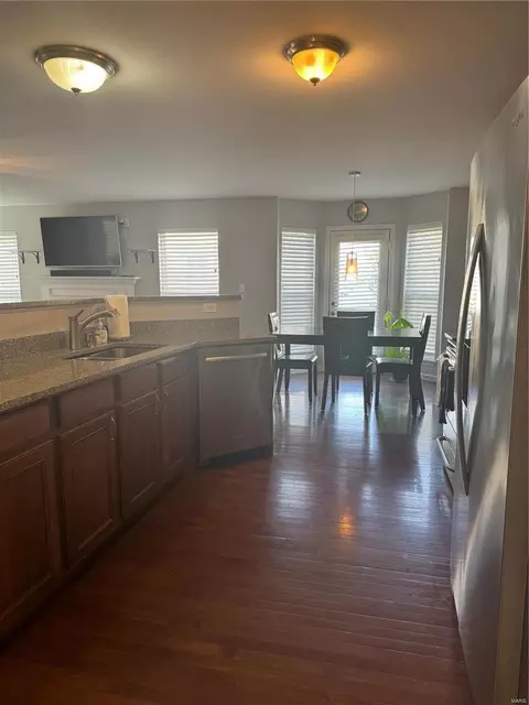 325 Wild Oak Dr, O'fallon, MO 63368 photo 7