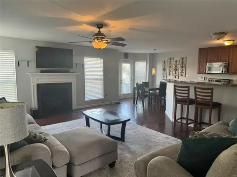 325 Wild Oak Dr, O'fallon, MO 63368 photo 3
