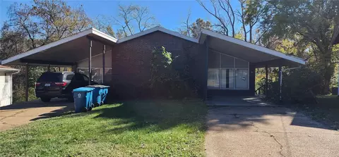 2752 Darla Ct, Saint Louis, MO 63136