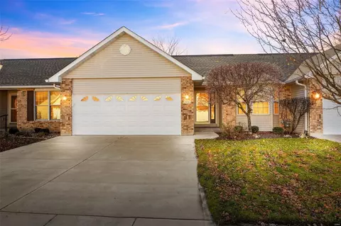 1152 Villa Flora Dr #42B, O'fallon, MO 63366