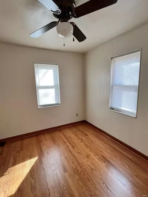 16 Bascom Dr, Saint Louis, MO 63135 photo 12