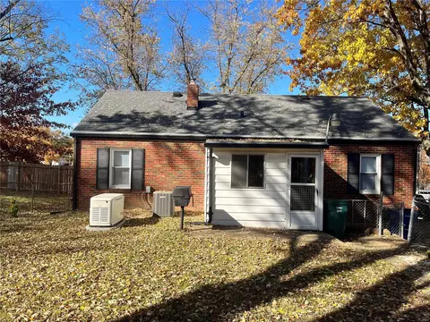 16 Bascom Dr, Saint Louis, MO 63135 photo 27