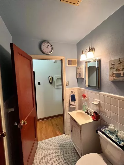 16 Bascom Dr, Saint Louis, MO 63135 photo 17