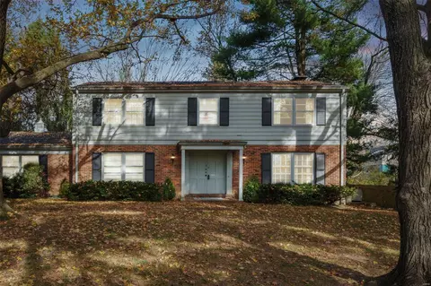 22 Spoede Ln, Saint Louis, MO 63141