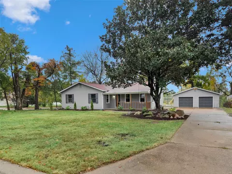 11130 Morrow Dr, Saint Ann, MO 63074