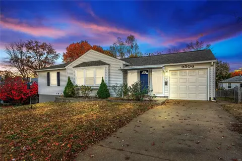 9506 Erie Dr, Saint Louis, MO 63123