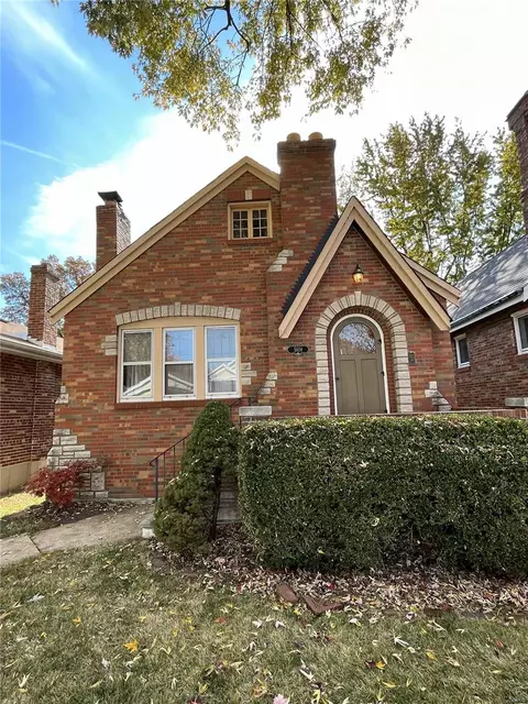 5608 Murdoch Ave, Saint Louis, MO 63109