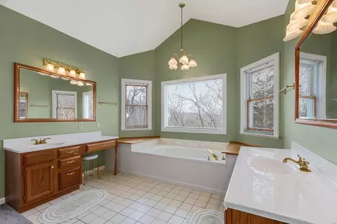 Bath - 3904 Tamara Trl, Wildwood, MO 63069 photo 2 of 3