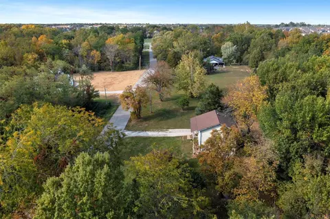 2375 Circle Dr, O'fallon, MO 63368 photo 3