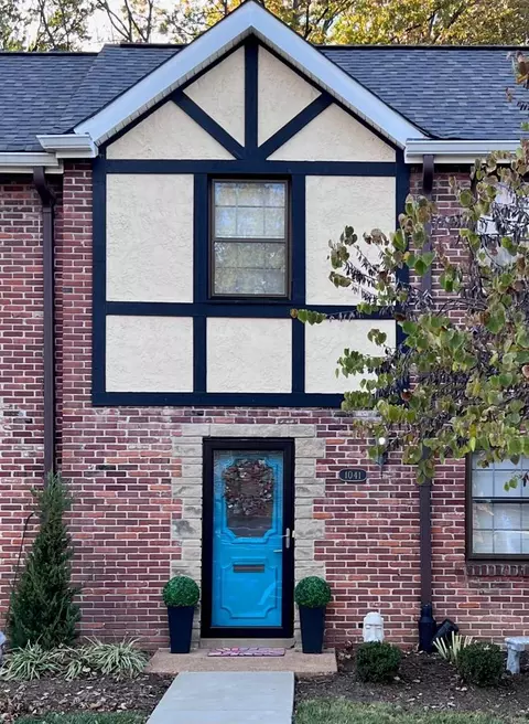 1041 Pinegate Dr, Saint Louis, MO 63122