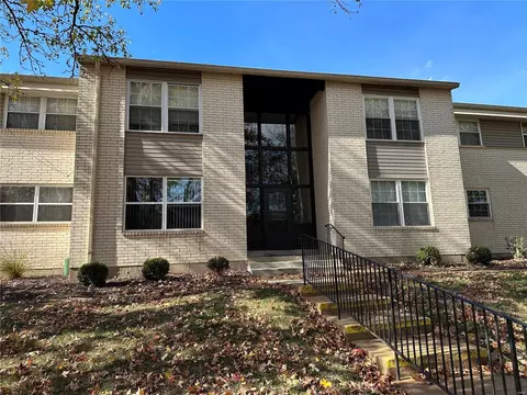 149 Cumberland Park Ct #A, Ballwin, MO 63011