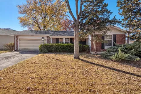 2215 Ben Clare Dr, Fenton, MO 63026