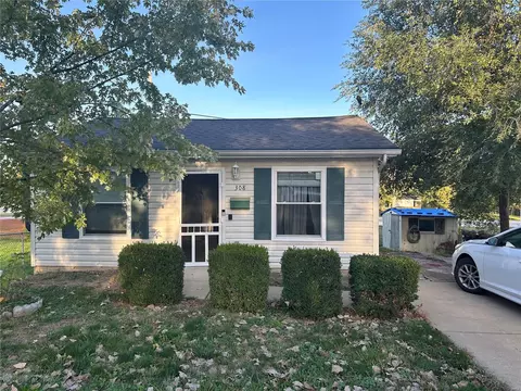 308 Howard Dr, Wentzville, MO 63385