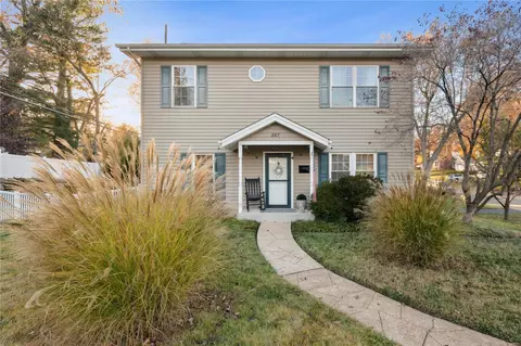 887 Dickson St, Saint Louis, MO 63122