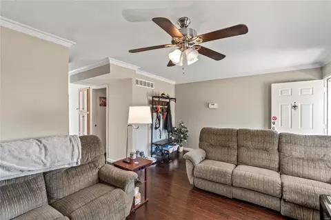 151 Shadalane, Ballwin, MO 63011 photo 3
