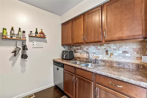 151 Shadalane, Ballwin, MO 63011 photo 10
